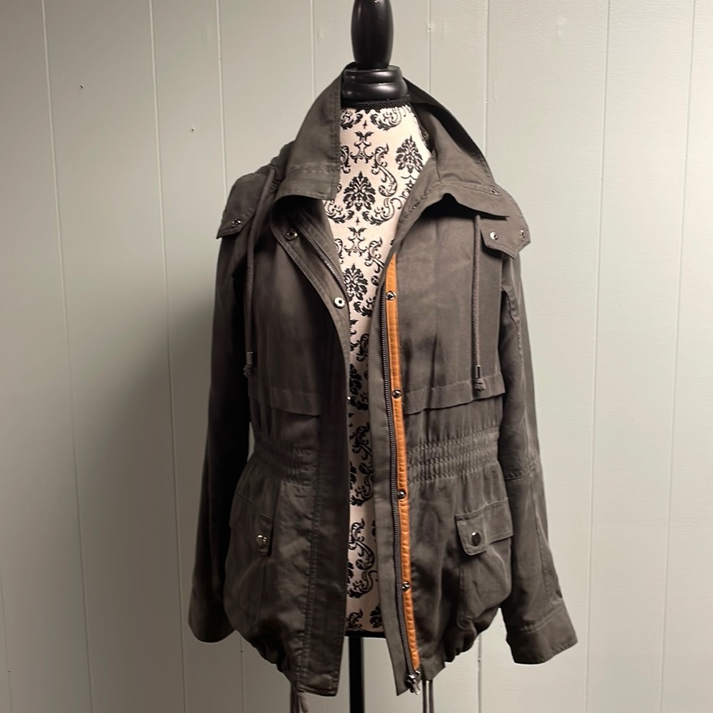 Lightweight jacket